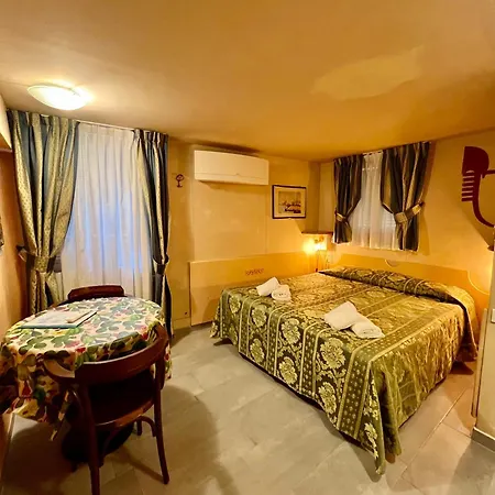 San Marcuola - Private In * Venedig